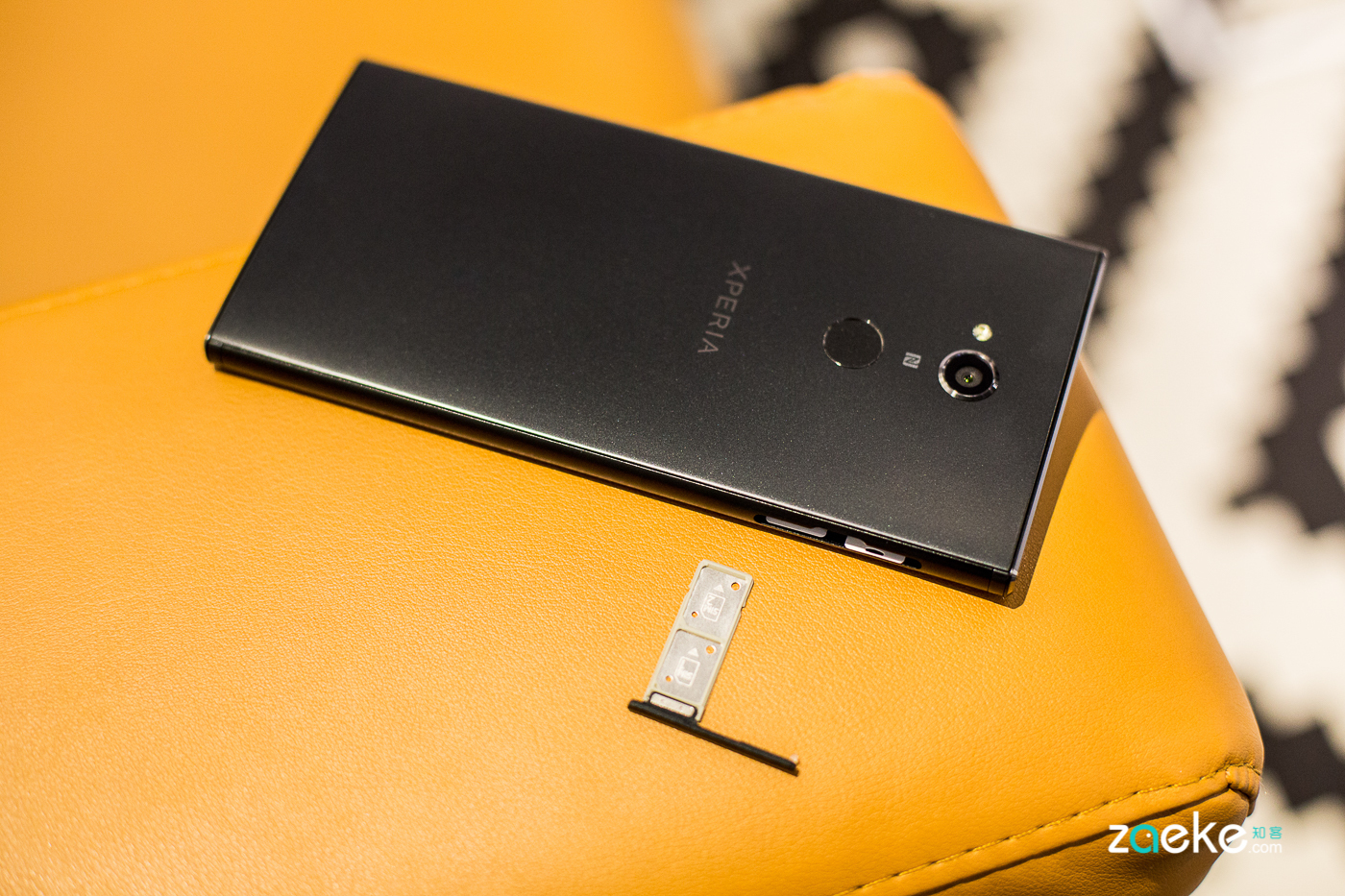 坚持做自己的索尼xperia xa2 ultra,依然是个"