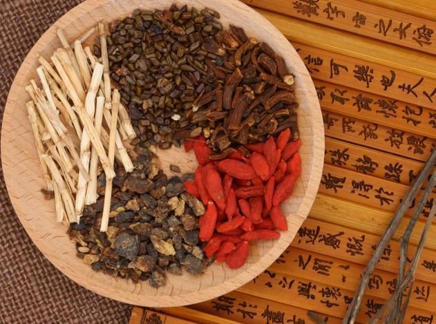 乙肝也会变成肝硬化,身体出现3个体征,乙肝开