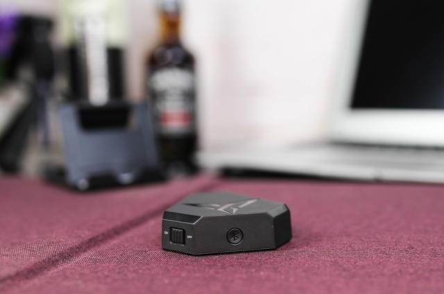 飞智Q1手游键鼠转换器逆袭神技能,手游外接键