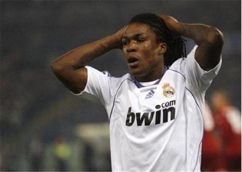 追逐加盟皇马 28岁转行歌手 30岁在乙级联赛欢