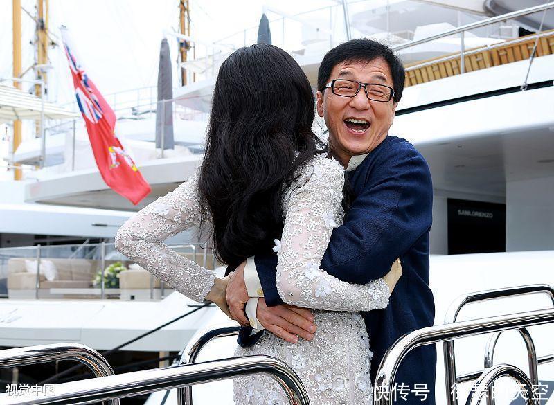 扒扒成龙与范冰冰的十大亲密照, 网友: 第三张简