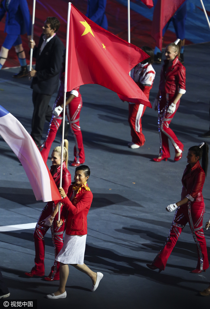作为闭幕式中国旗手，徐莉佳在伦敦奥运会帆船激光镭迪尔级女子单人赛中获得金牌，是中国帆船史上在镭迪尔级中的首枚奥运金牌，开启了中国体育的航海时代，成为中国形象的一张新名片。