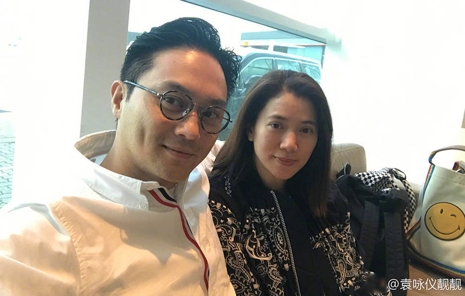 袁咏仪晒27年后90年港姐合影 三人气质依旧