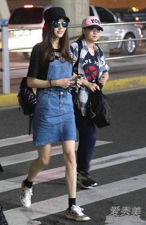 牛仔背带裙搭配什么鞋子?牛仔背带裙适合什么年龄 牛仔背带裙搭配什么鞋子?牛仔背带裙适合什么年龄