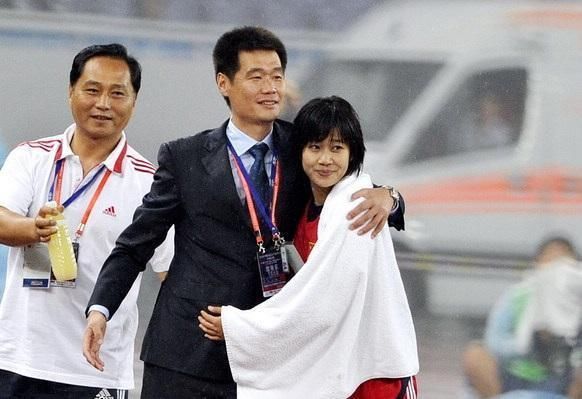 李霄鹏下赛季担任国足二队主帅?鲁能少帅一番