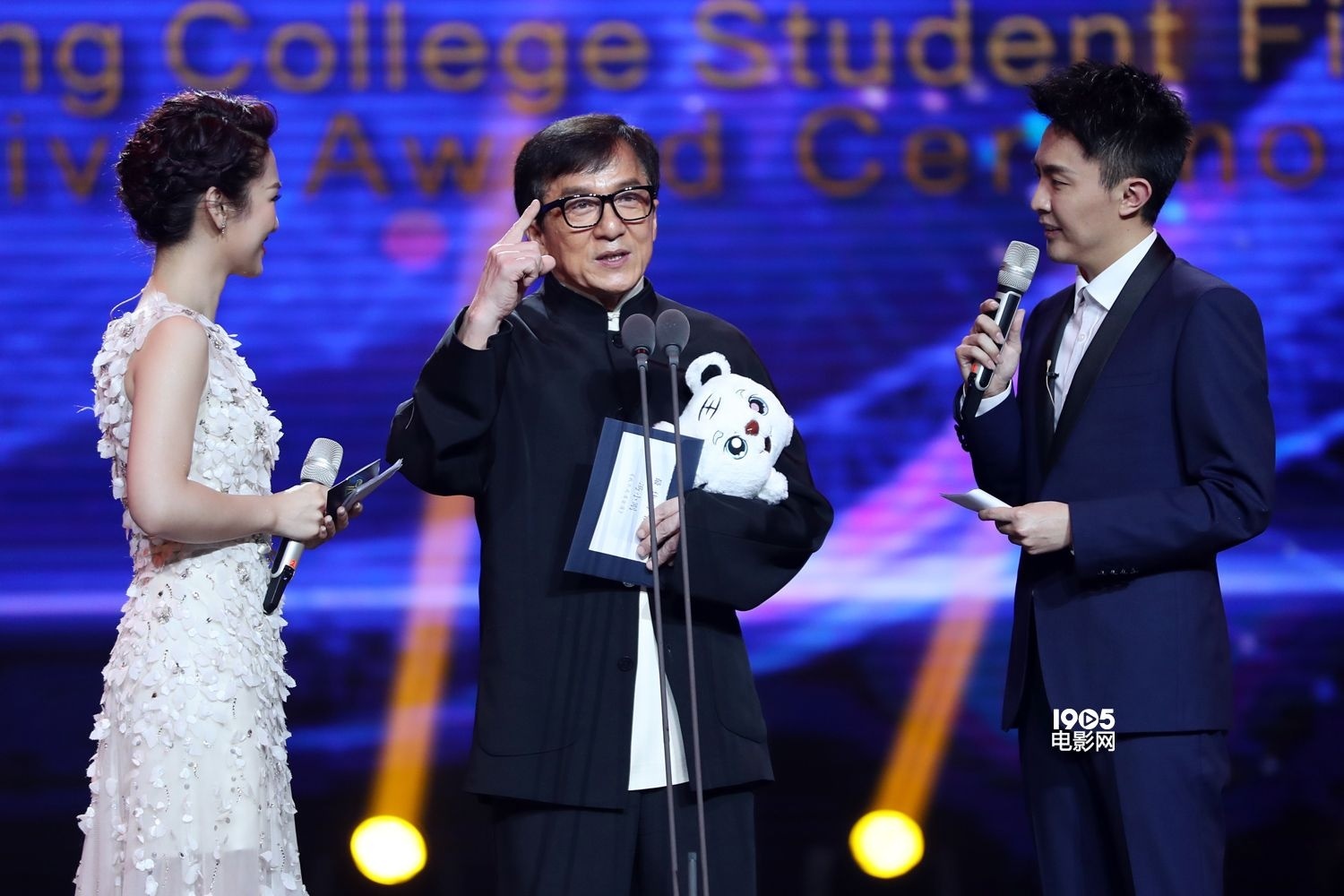 第24届大影节奖项揭晓 张译获影帝万茜爆冷夺