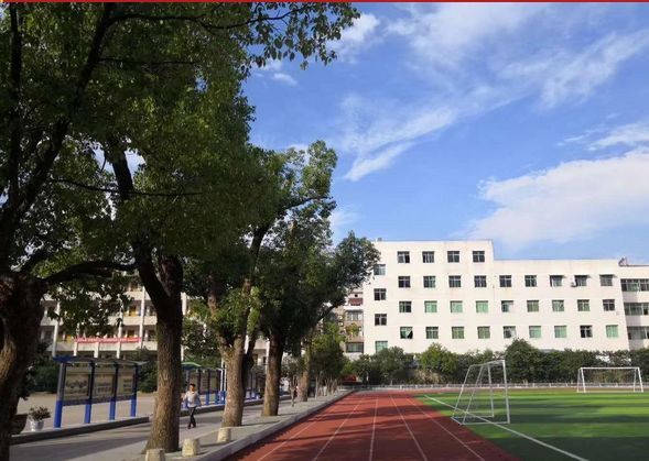 【喜讯】英山实验中学2人签约海军航空兵飞行