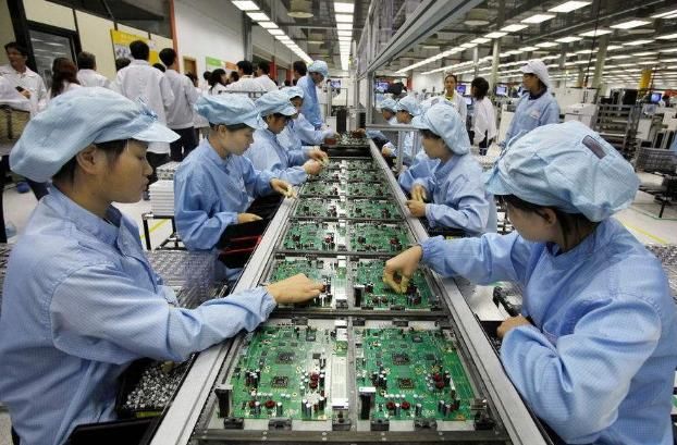 富士康离职员工晒出的3张工资条,看着真让人心酸