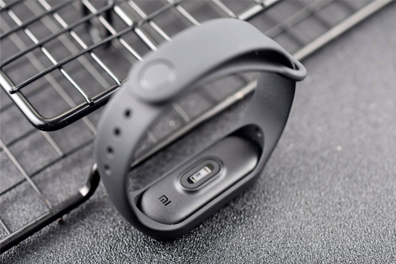 小米新品,售价169元!24字大屏显示配50米防水