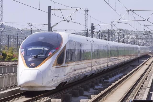 国家给你涨工资!个税起征点上调至每月5000元