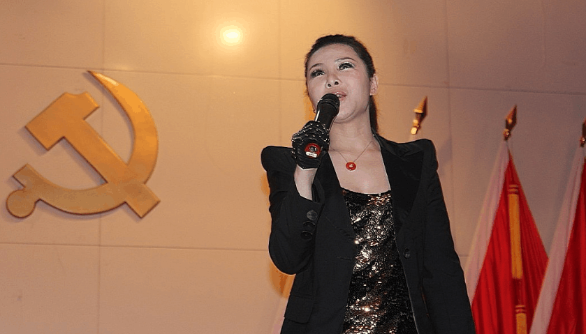 52岁田震结婚20年生不出孩子, 不肯离婚只因丈