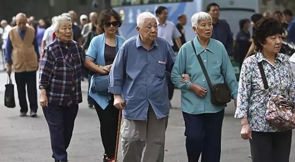 个税起征点提至5000元:少缴多少钱?谁最受益