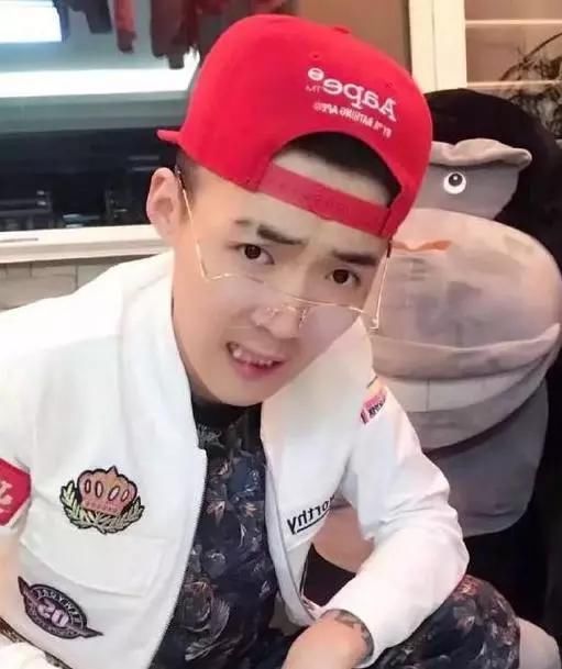 本来李舒克跟仙洋是没有什么交际的,平时也没有