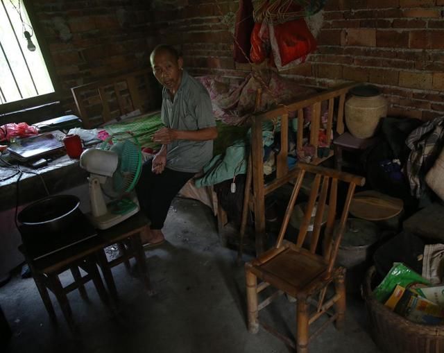 一个农村家庭富不富裕,还得看这两方面的收入