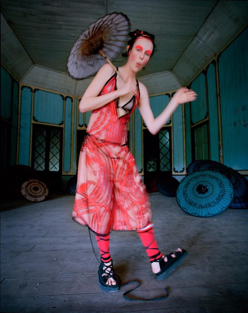 时尚摄影大师tim walker名为w杂志刊登作品