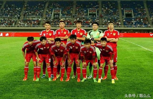 中国足球踢得那么差,为什么不降低他们的待遇