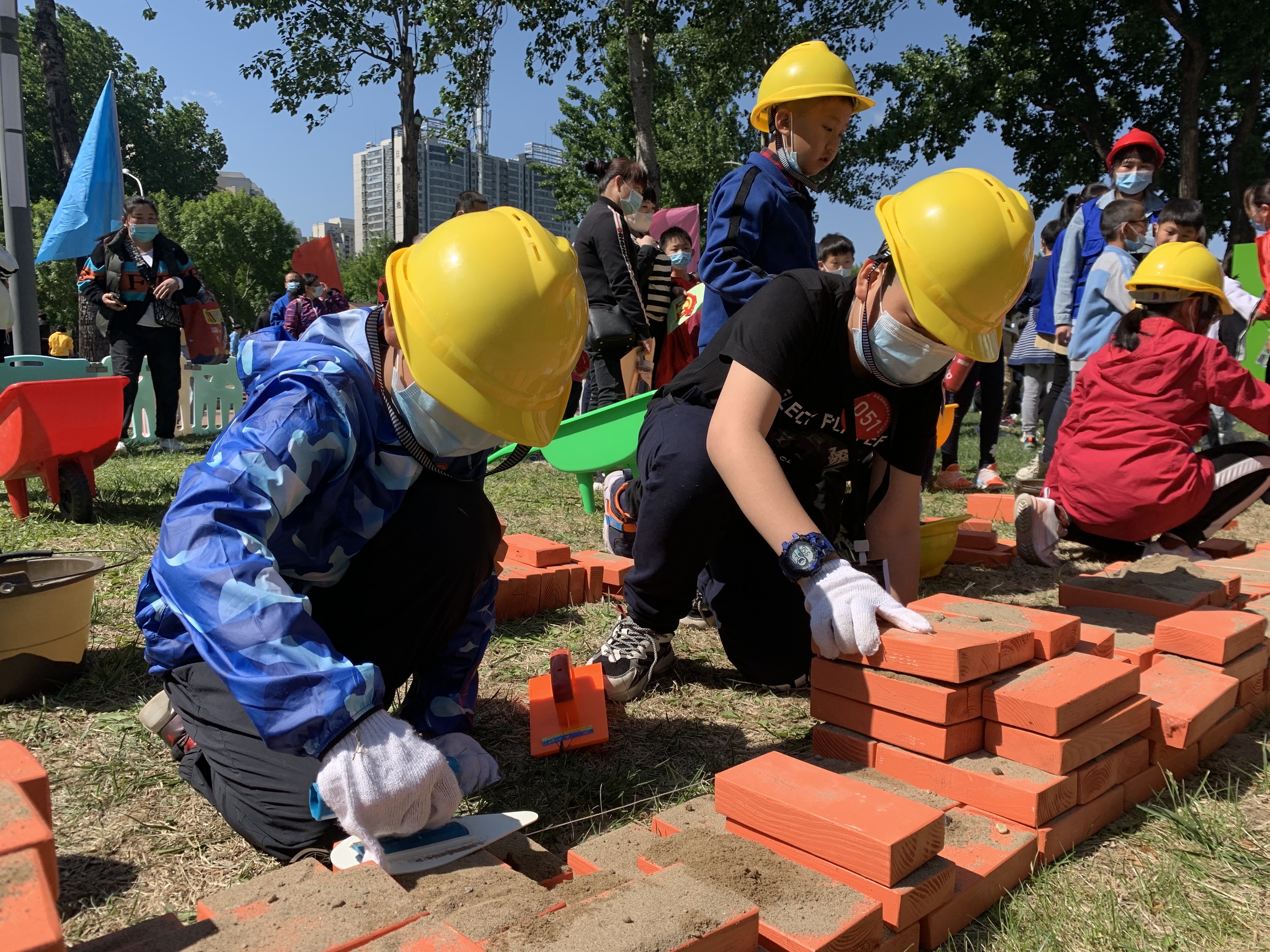 文武大比拼！500余名中小学生齐聚市少年宫欢度“五一”