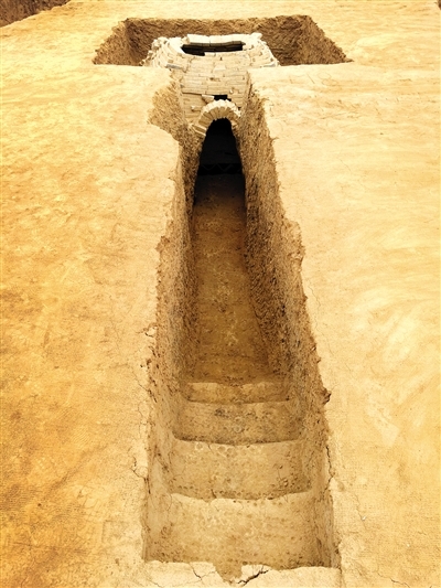 新郑龙湖镇发现两座唐代墓葬 有30余件随葬品