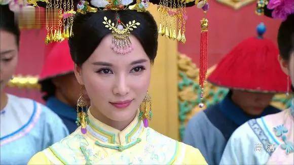 古装宫廷剧《多情江山》,首次饰演反叛"腹黑女"歧兰贵妃.