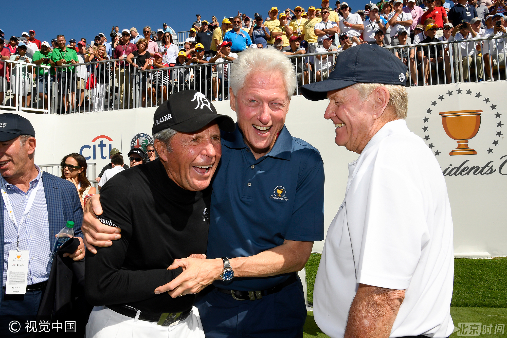 美国前总统克林顿与观众互动。图/视觉中国