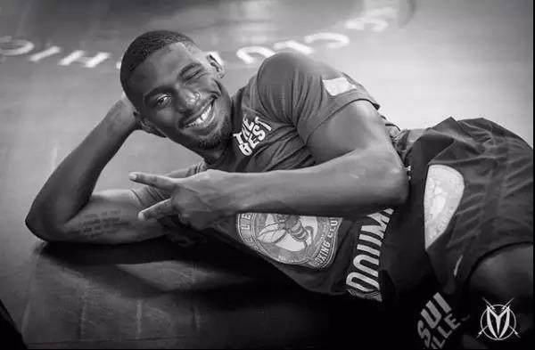 他战胜死神方便却败给裁判,而今因为说大话轻