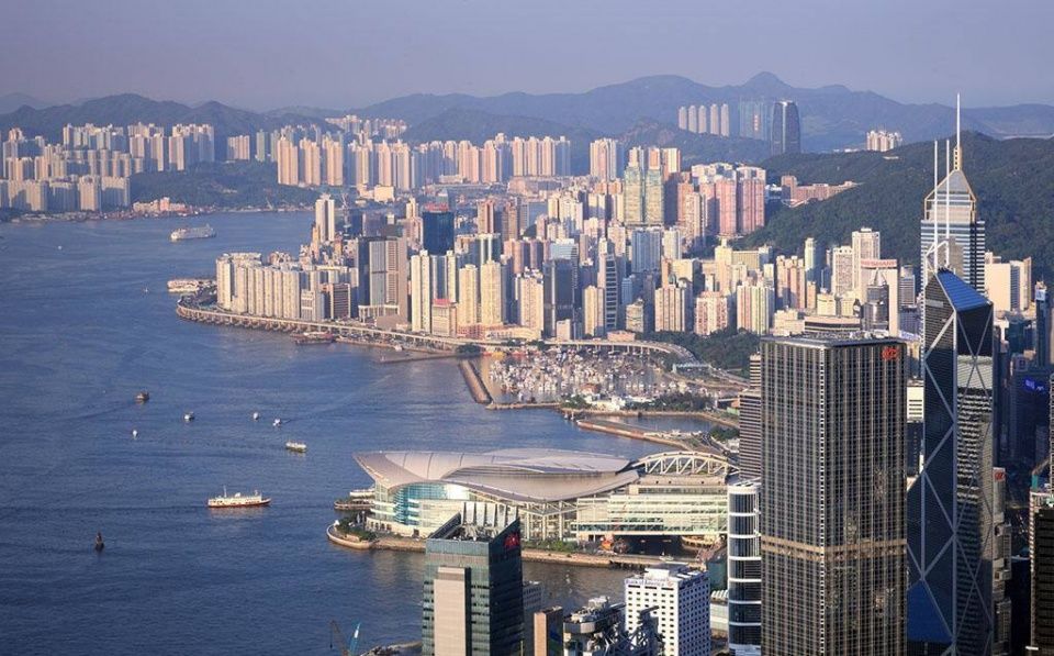 李嘉诚们的肮脏发家史:白手起家是童话