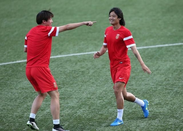 定了!权健国脚级前锋正式加盟法甲豪门大巴黎