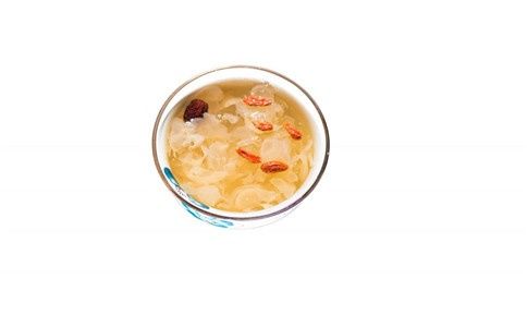 熬煮红枣银耳汤 红糖营养高冰糖更原味