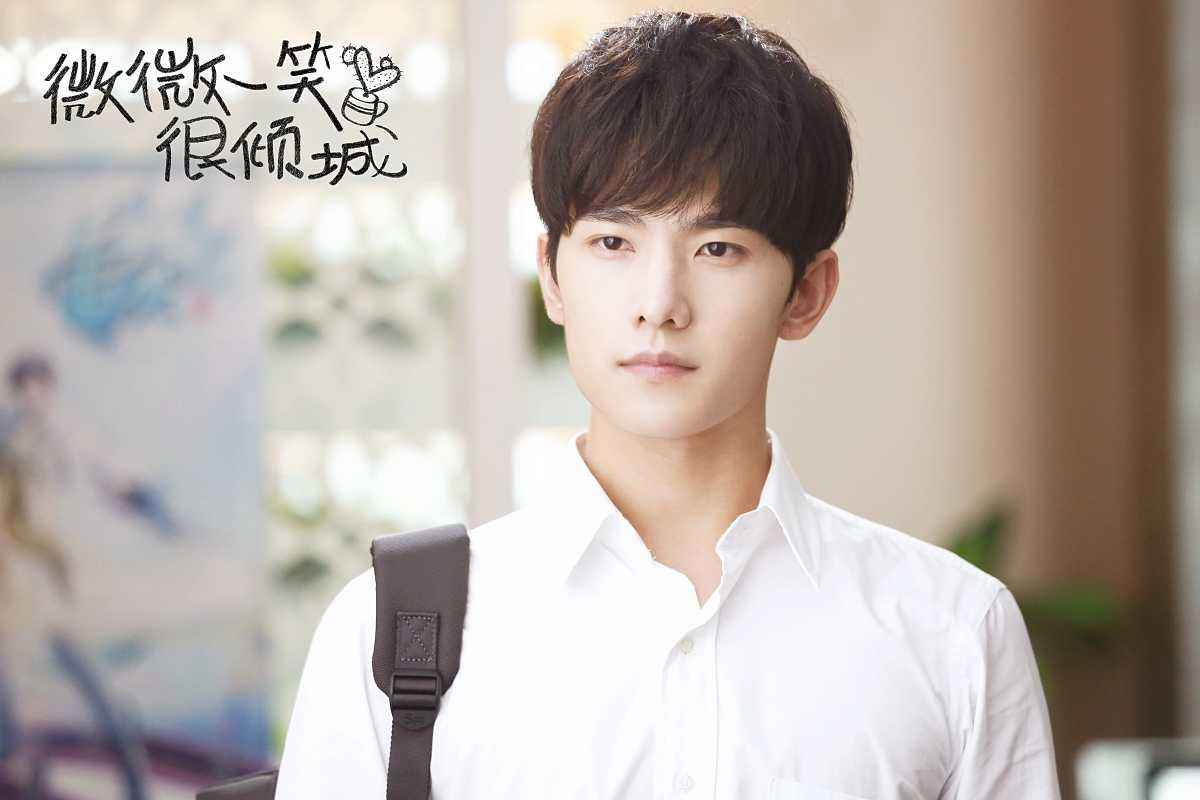 [杨洋][盘点]170822 电视剧《微微一笑很倾城》播出一周年 肖奈大神从未走远