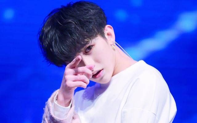 谁说蔡徐坤没有背景,妈妈是演员徐静爸爸是富