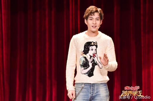 《跨界歌王》刘恺威吴秀波唱同类型歌,刘恺威