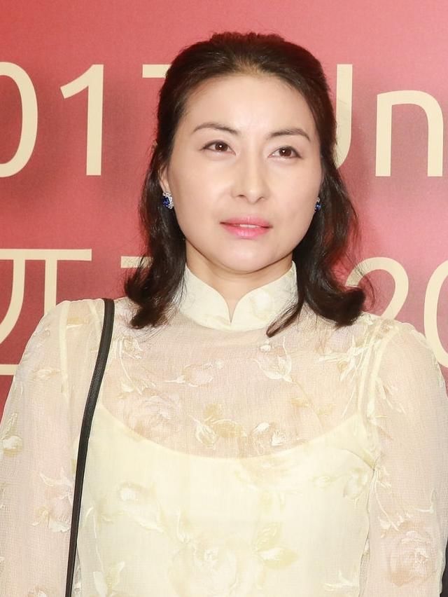 90后李沁活动,白百何现身活动,亮点太突出