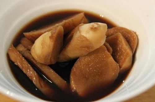 男人用生姜泡水喝,坚持几天会发现,身体出现了