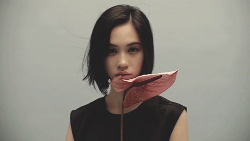 水原希子 不能做最美的 就做最有个性的