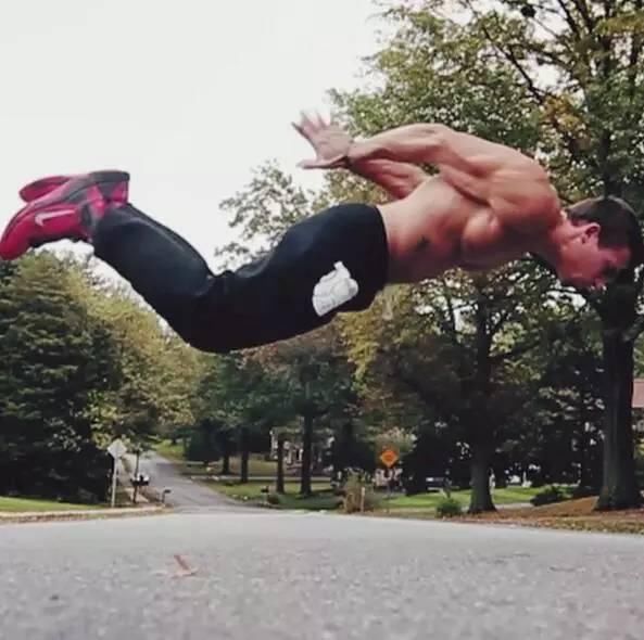 11个徒手阶梯健身增肌减脂塑形练习动作,随时