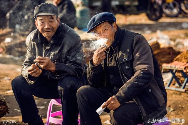 村俗语三十年前看父敬子,三十年后看子敬父你