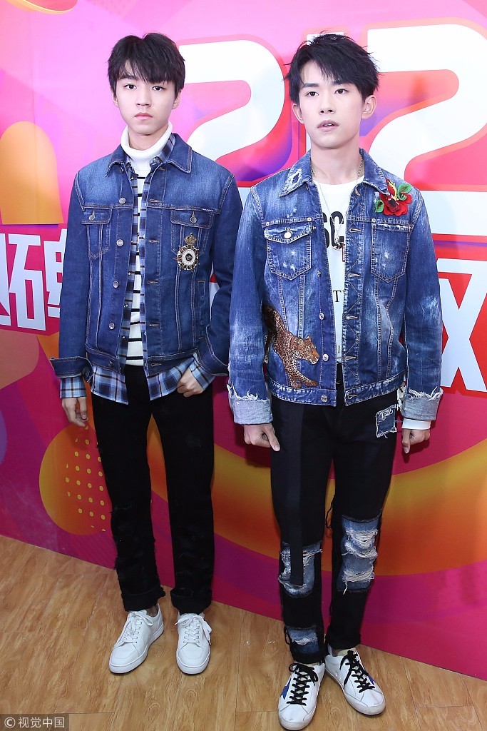 17岁的易烊千玺和15岁的黄明昊,谁才是中国少年该有的模样?