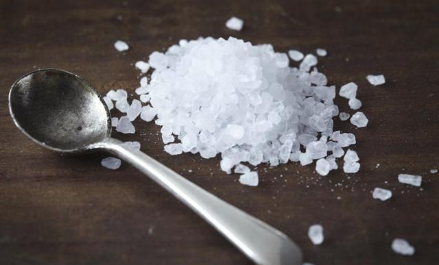 一瓣大蒜胜过10副药,专治颈椎病颈椎病,用一个