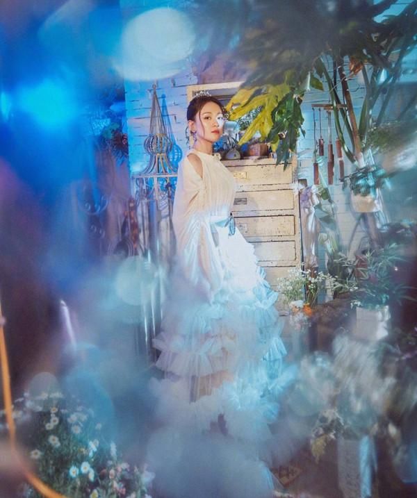 陈乔恩胖16斤有啥关系?穿纱裙美成小仙女,衣品