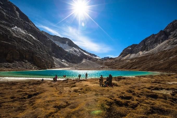 高原天气忽上忽下,想去稻城亚丁旅游应该怎样