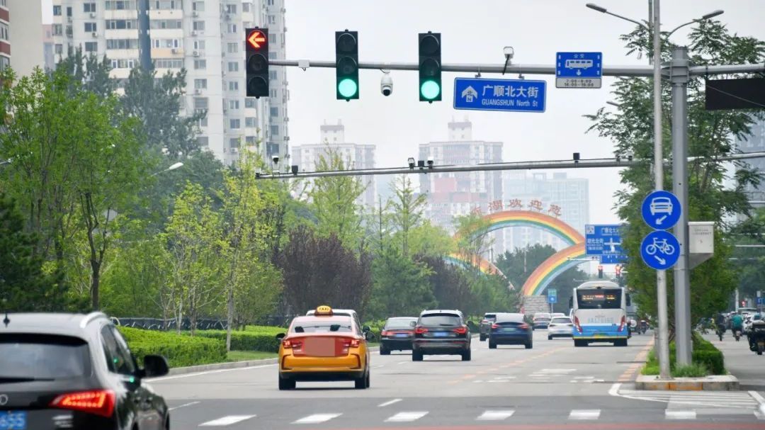 快速通行6、7个路口！朝阳这15条路可体验“一路绿灯”→
