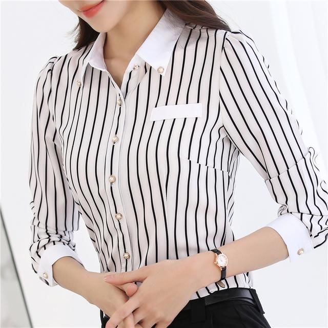 30-38岁女人,穿精致的衬衫给人优雅端庄的感觉