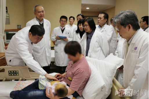 救!父母捐肝救子 六对小儿活体肝脏移植手术完