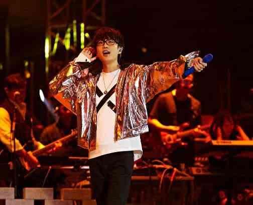 许嵩:还记得那首八字歌的作者吗?关于青春的悸