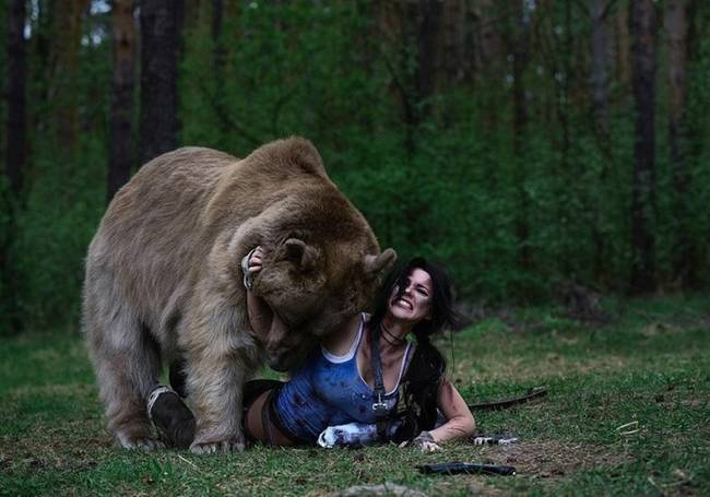 最大棕熊和人对比照片图片