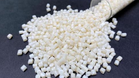 微塑料颗粒成“达摩克利斯之剑” 生物基可降解塑料或成出路