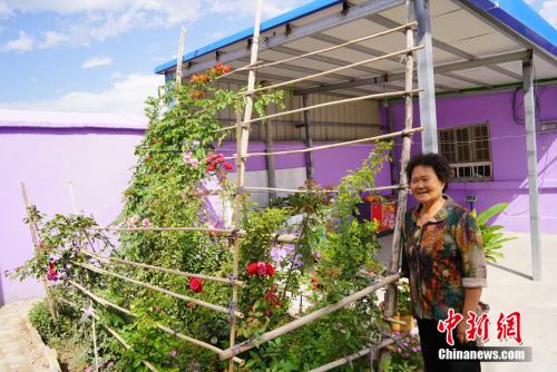 这位锡伯族母亲 感动了新疆伊犁河谷 这位锡伯族母亲 感动了新疆伊犁河谷