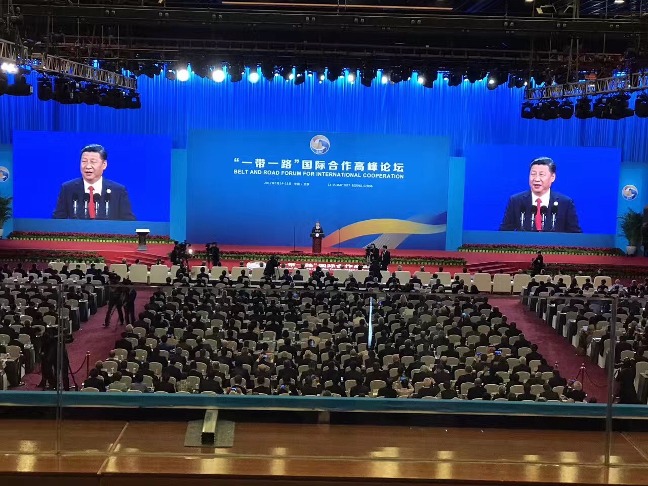 习主席坐这里!独家揭秘一带一路高峰论坛主会场 习主席坐这里!独家揭秘一带一路高峰论坛主会场