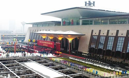 武汉多部门联动整治汉口、武昌火车站周边治安