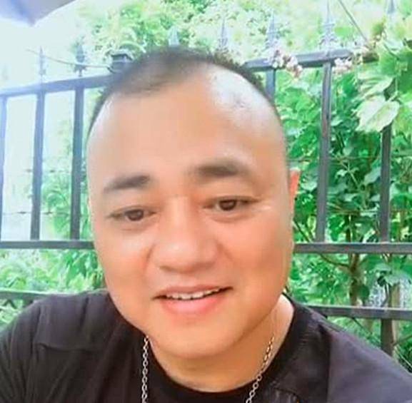 这个人被人们称为混社会的"豪哥".